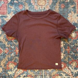 Vuori Pose Fitted Tee Red Size Large